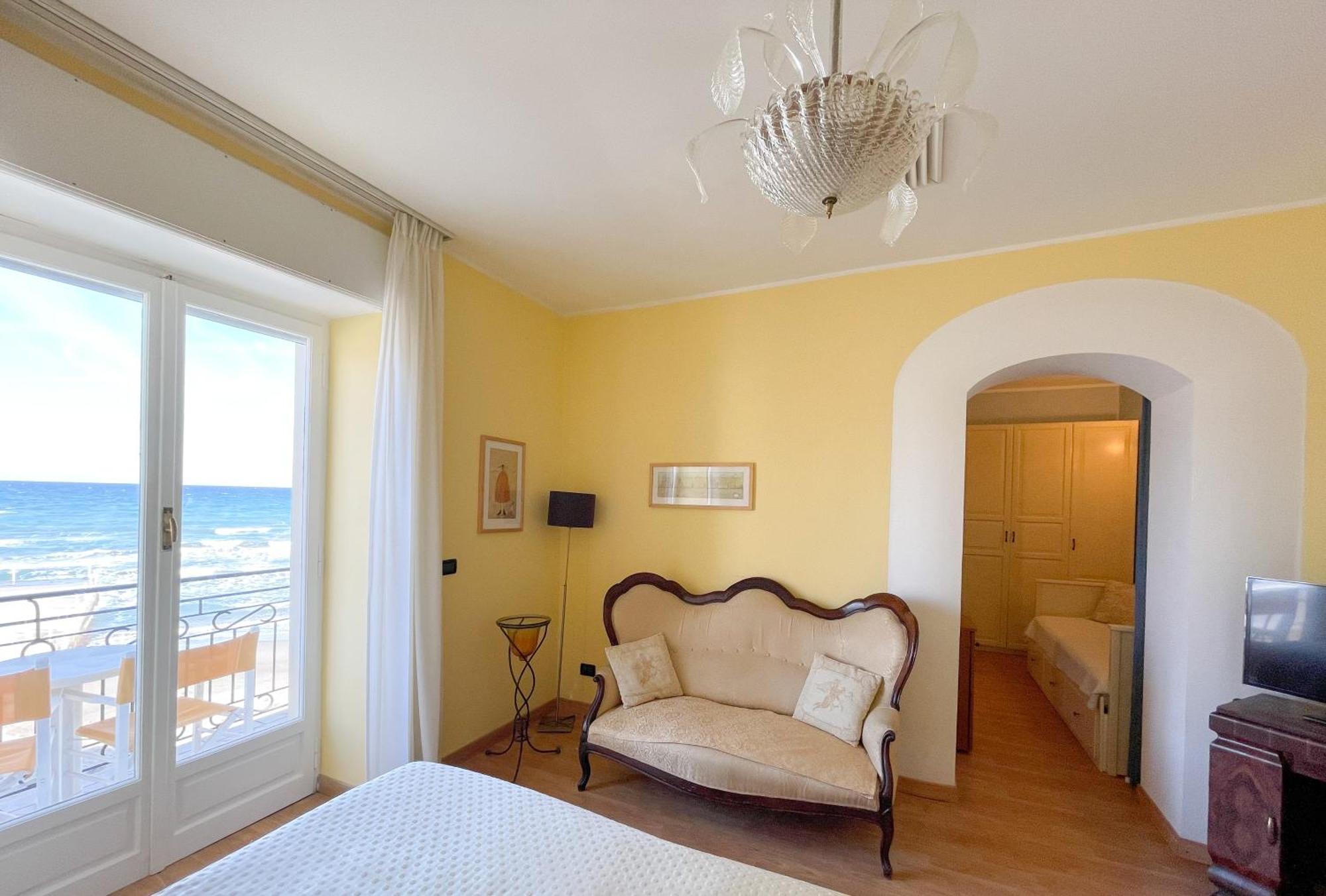 Jasmin Charme Hotel Diano Marina Exterior photo