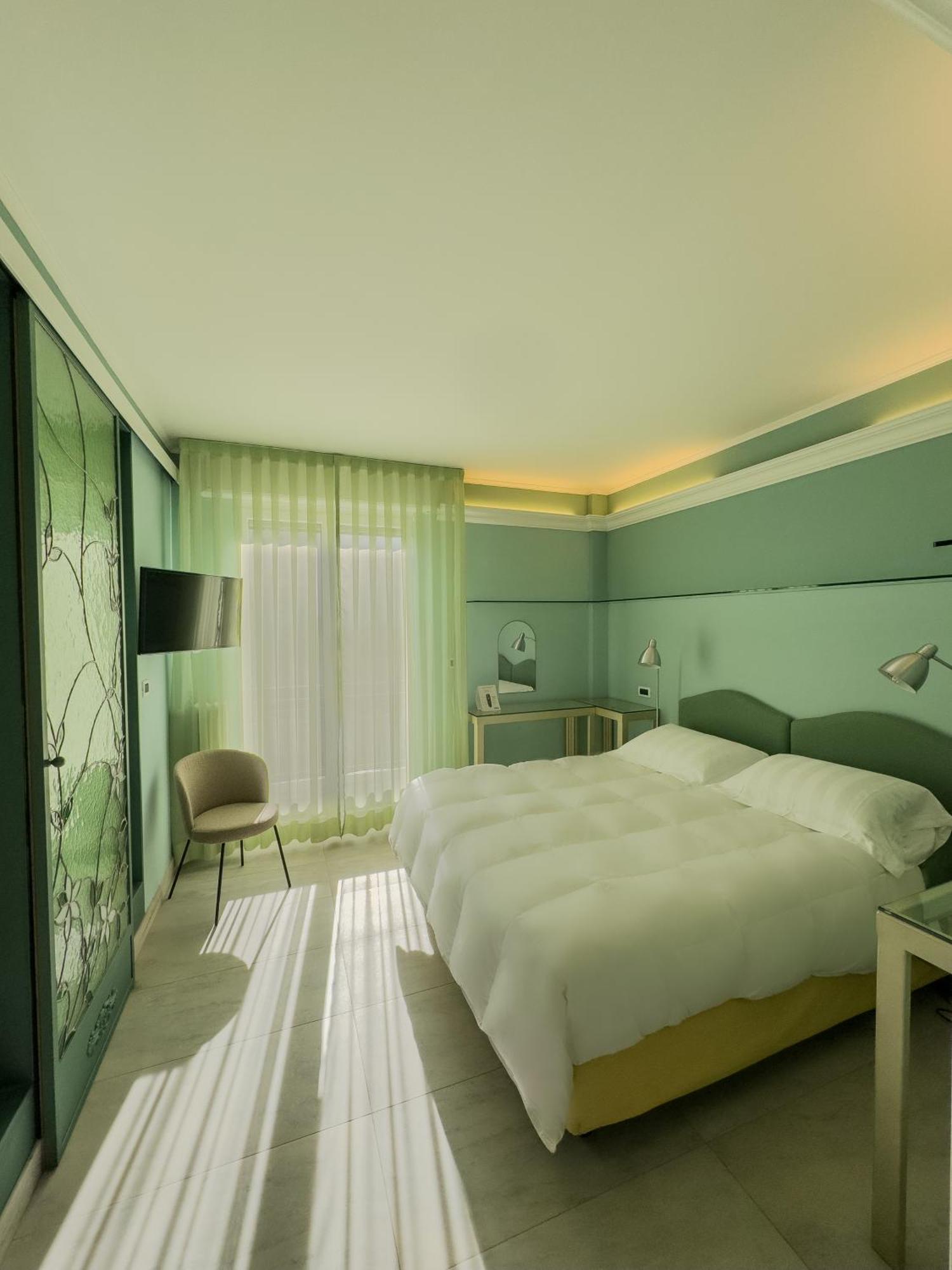 Jasmin Charme Hotel Diano Marina Exterior photo