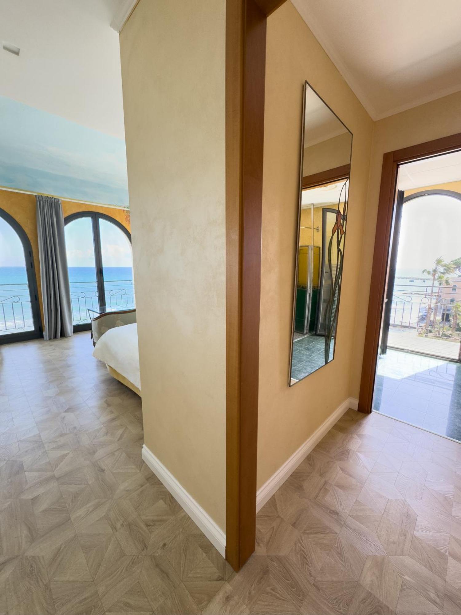 Jasmin Charme Hotel Diano Marina Exterior photo